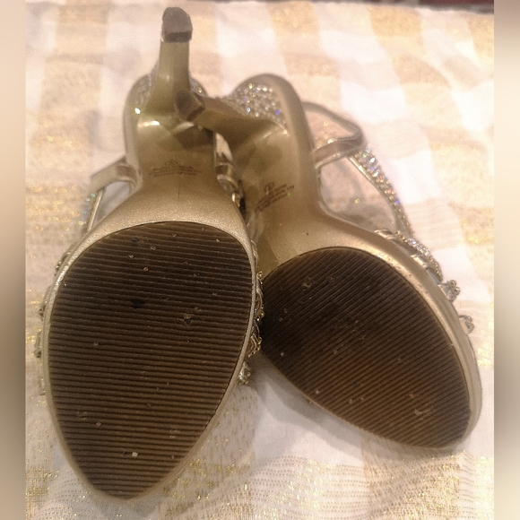 Gold shoes - Picture 11 of 16